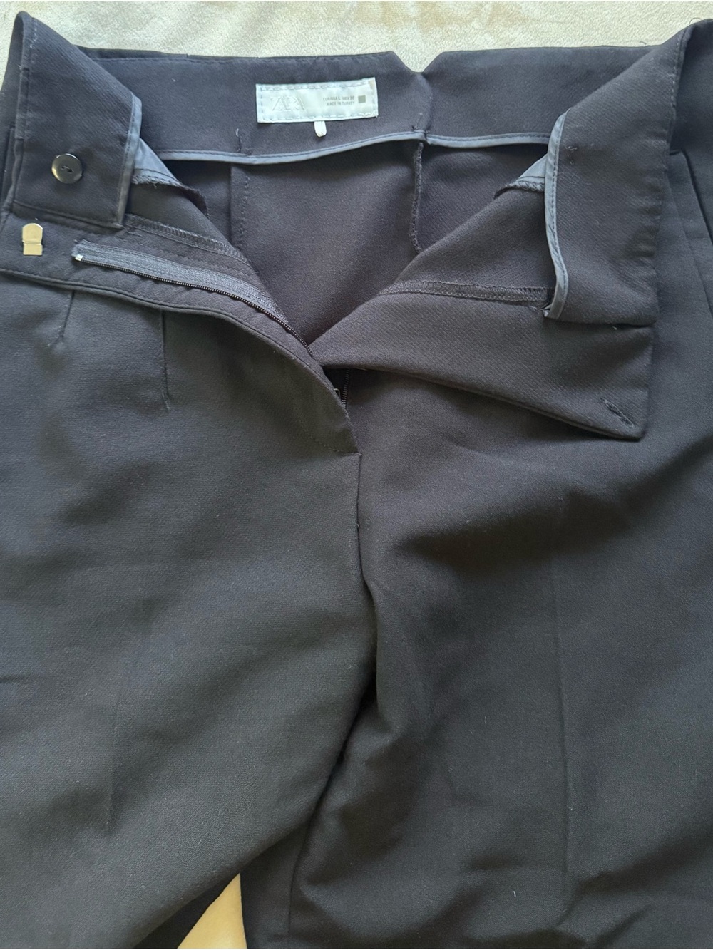 Zara Black High-Waisted Straight Leg Trousers - Picture 4 of 4